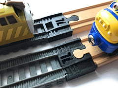 TrainLab TrackMaster (2014-current) to Wooden Railway Train Track Adapter (2pcs)