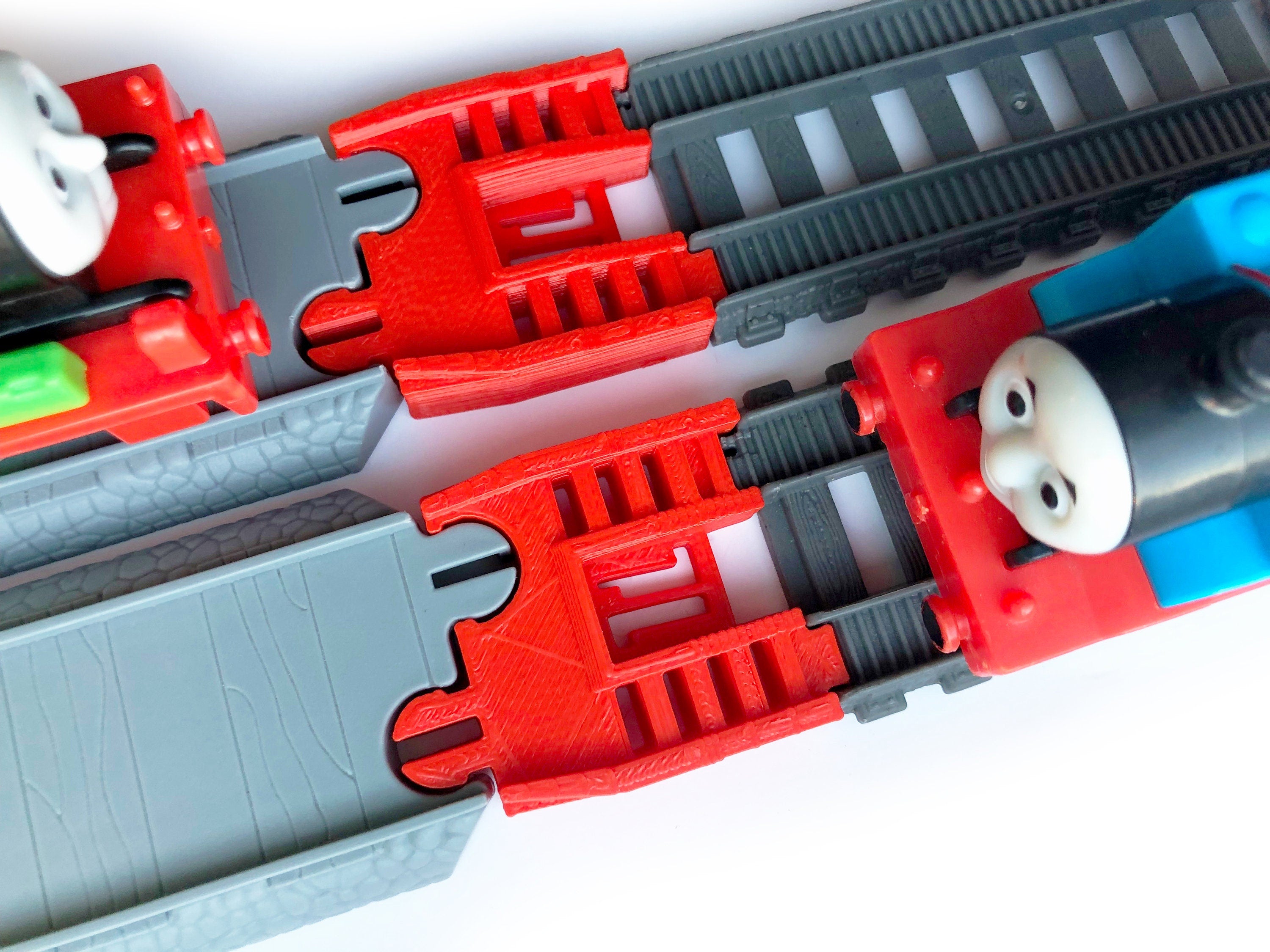 TrainLab adapters compatible with Learning Curve Thomas & Friends to new TrackMaster (gray 2014) Tracks