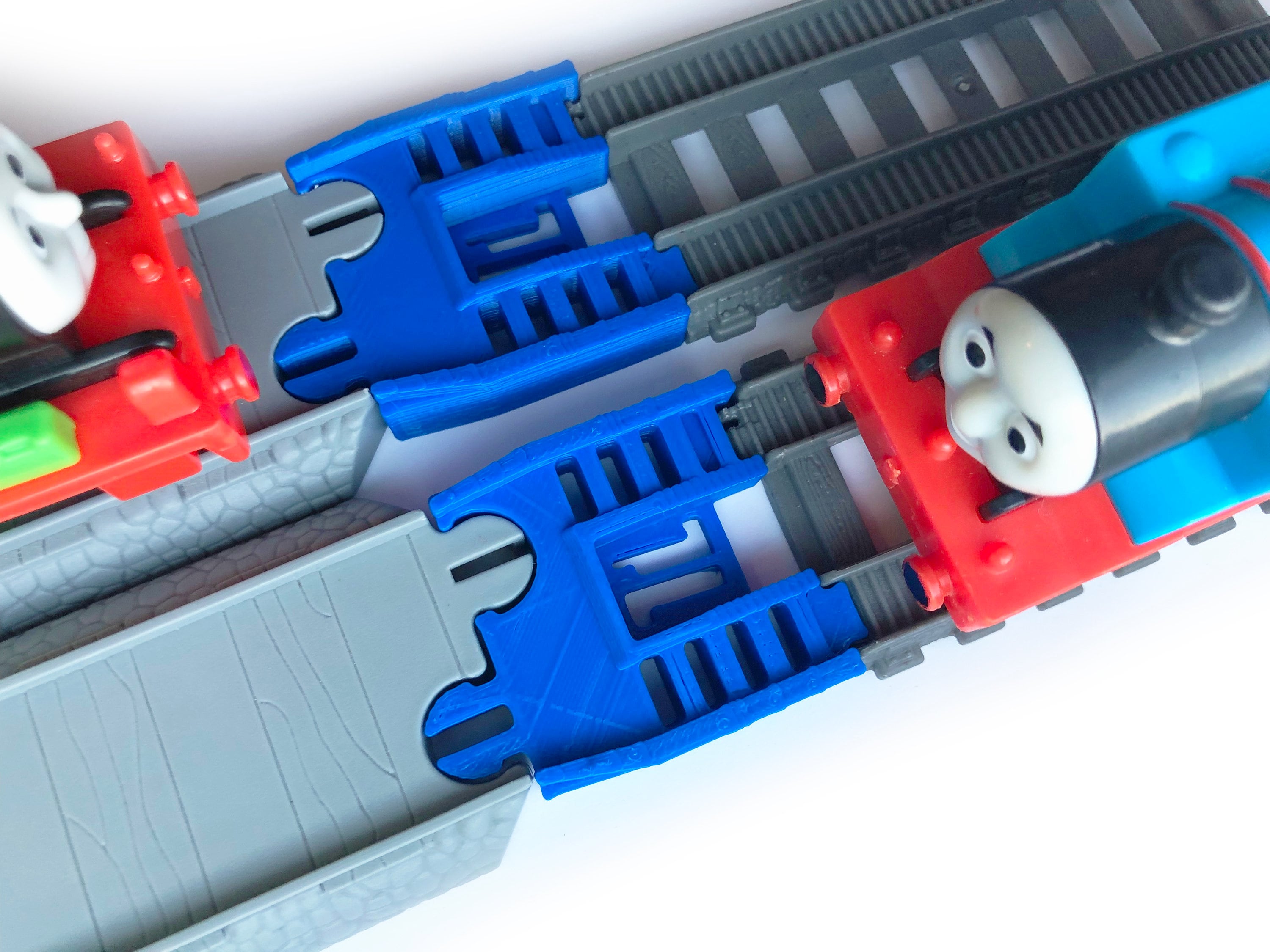 TrainLab adapters compatible with Learning Curve Thomas & Friends to new TrackMaster (gray 2014) Tracks