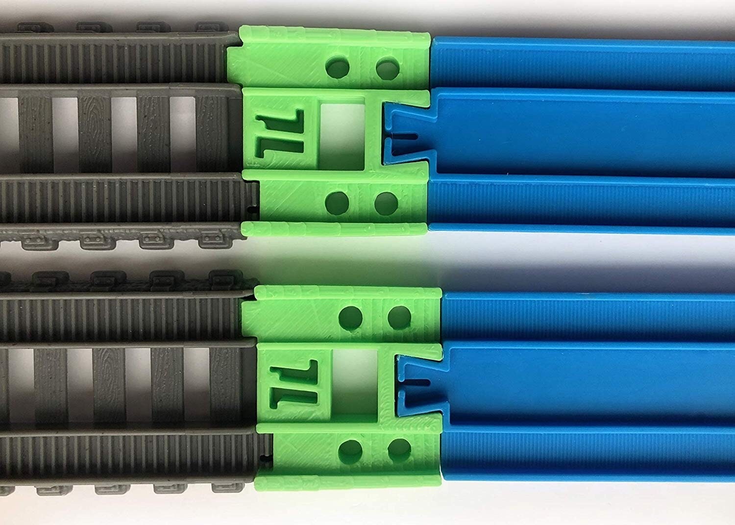 Trainlab adapters compatible with trackmaster (2014+) to plarail (blue) train track tracks (2pc)