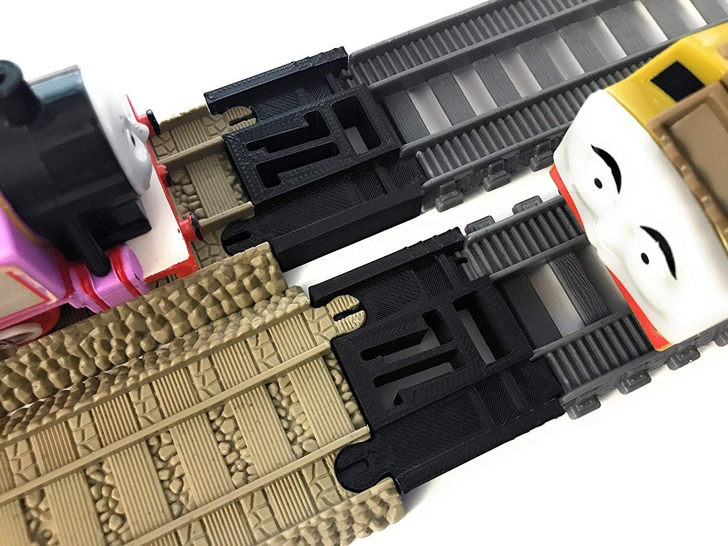 Trainlab adapters compatible with trackmaster (gray 2014) and old trackmaster (brown 2009) train tracks (2pc)