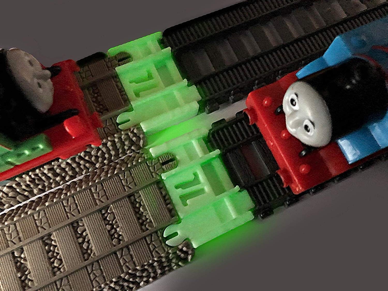 Trainlab adapters compatible with trackmaster (gray 2014) and old trackmaster (brown 2009) train tracks (2pc)