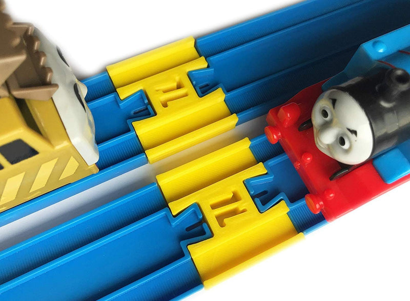 TrainLab female-to-female connector for TOMY Plarail track — image 4 of 5