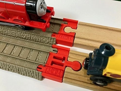 Trainlab adapters compatible with trackmaster (2009) to wooden railway tracks (2pc)